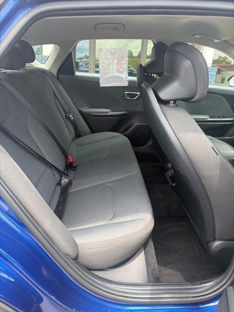Kia K4 LXS FWD 2025