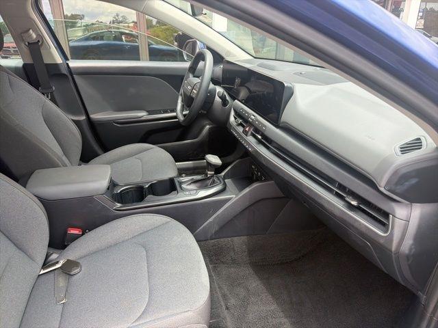 Kia K4 LXS FWD 2025