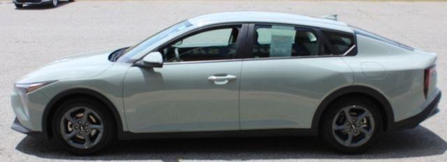 Kia K4 LXS FWD 2025