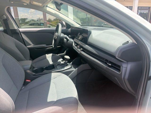 Kia K4 LXS FWD 2025