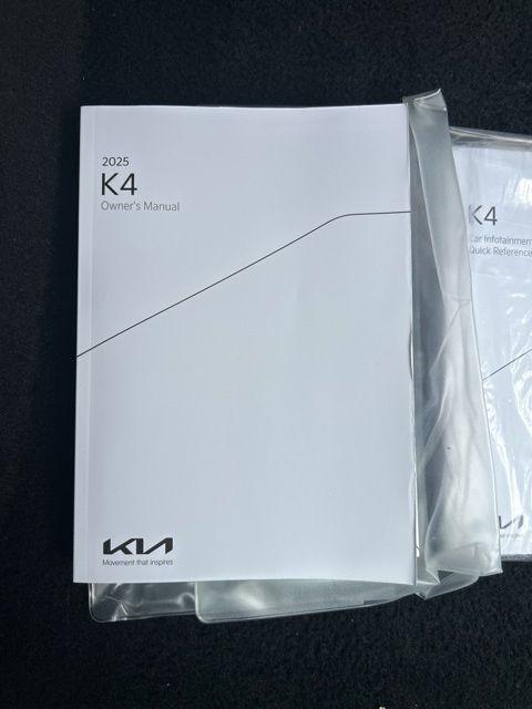 Kia K4 LXS FWD 2025