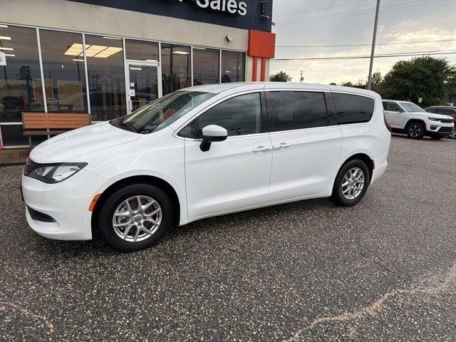 Chrysler Voyager LX FWD 2023