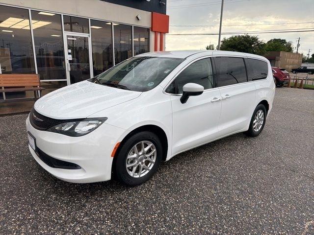 Chrysler Voyager LX FWD 2023