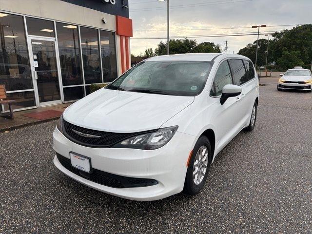 Chrysler Voyager LX FWD 2023
