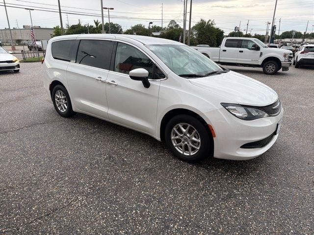 Chrysler Voyager LX FWD 2023