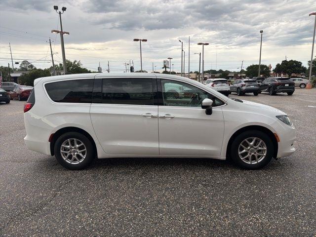Chrysler Voyager LX FWD 2023