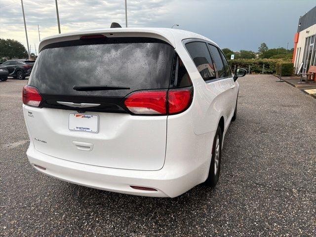 Chrysler Voyager LX FWD 2023