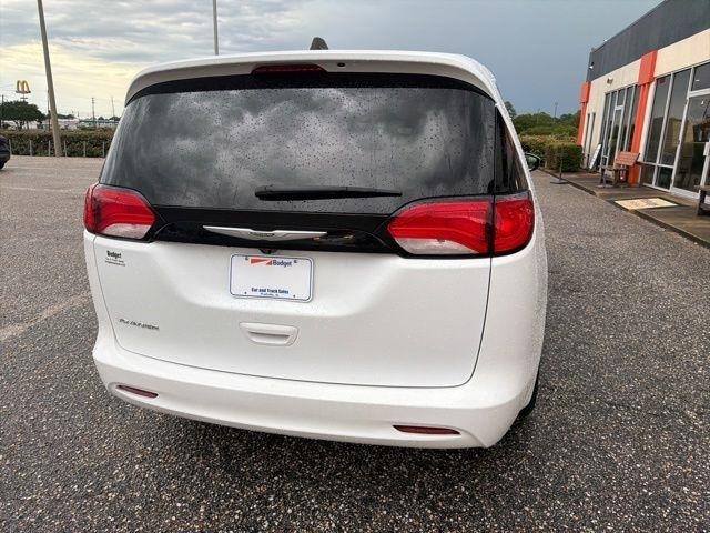 Chrysler Voyager LX FWD 2023