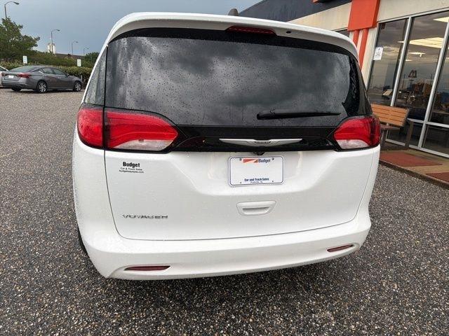 Chrysler Voyager LX FWD 2023