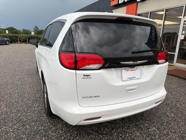 Chrysler Voyager LX FWD 2023