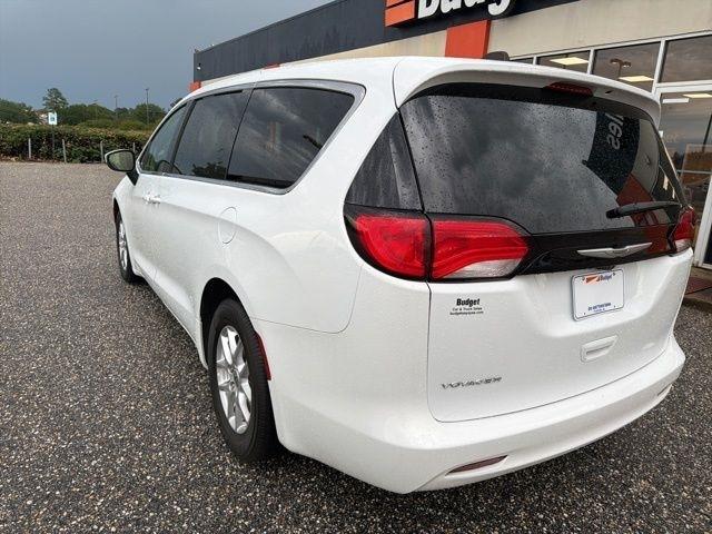 Chrysler Voyager LX FWD 2023
