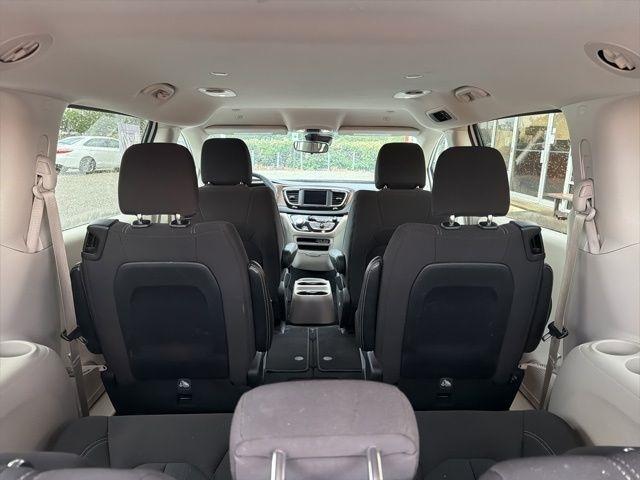Chrysler Voyager LX FWD 2023