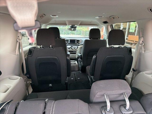 Chrysler Voyager LX FWD 2023