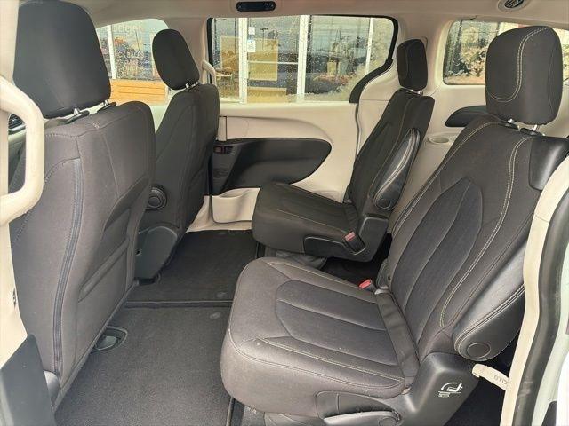 Chrysler Voyager LX FWD 2023