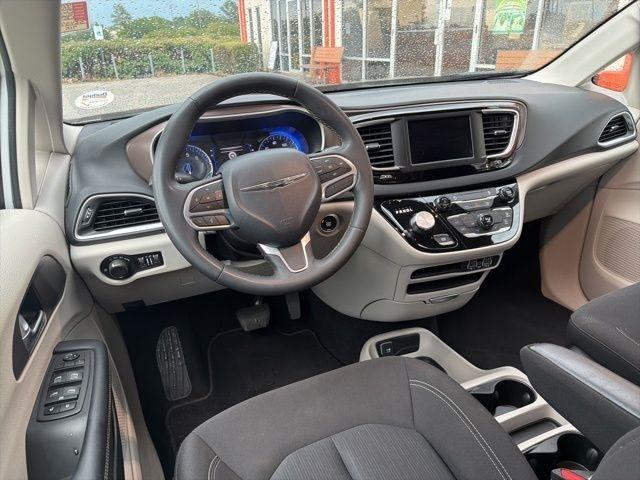 Chrysler Voyager LX FWD 2023