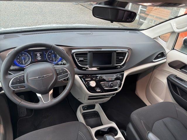 Chrysler Voyager LX FWD 2023