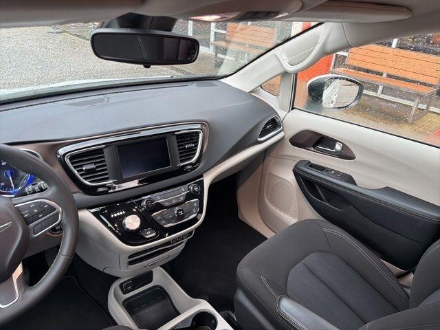 Chrysler Voyager LX FWD 2023