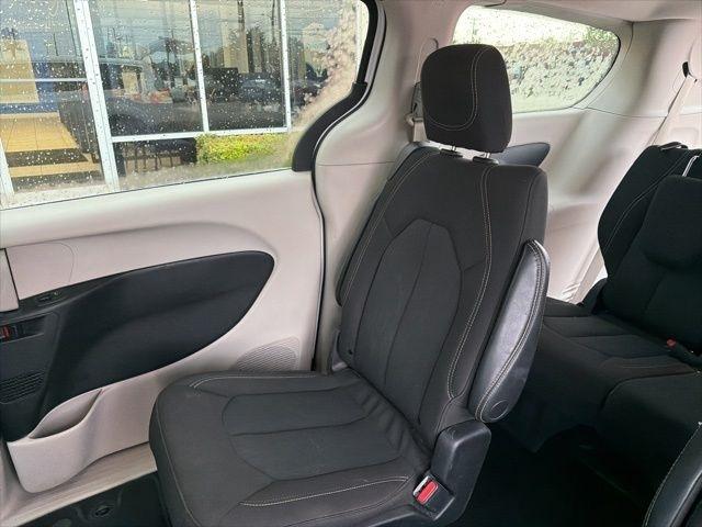 Chrysler Voyager LX FWD 2023