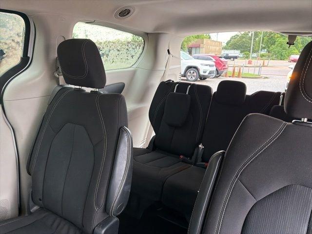 Chrysler Voyager LX FWD 2023