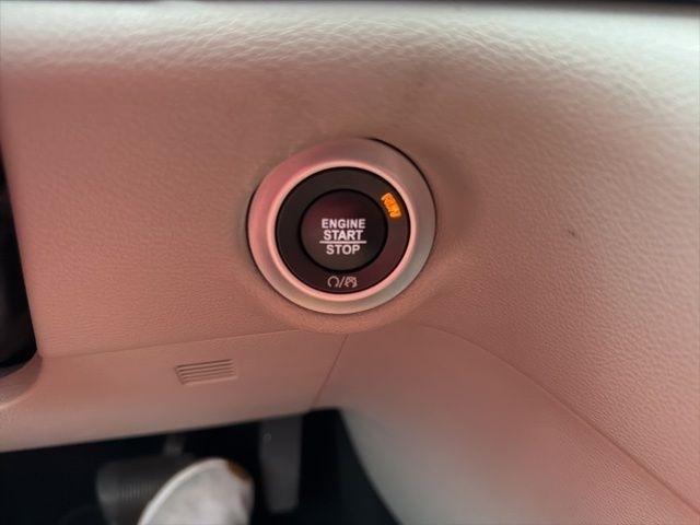 Chrysler Voyager LX FWD 2023
