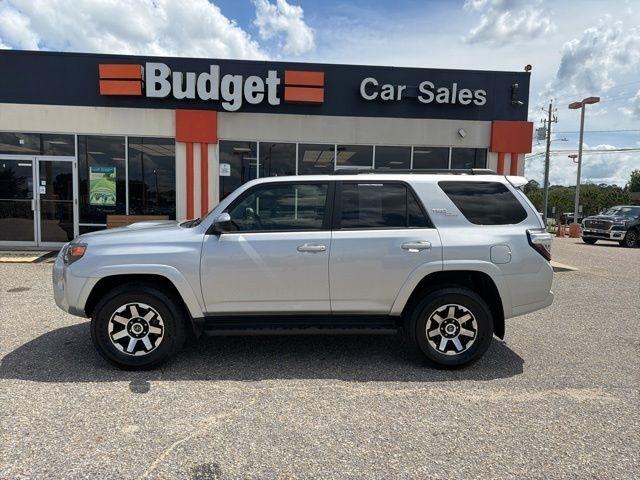 Toyota 4Runner TRD Off Road 4WD (Natl) 2024