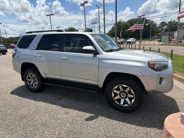 Toyota 4Runner TRD Off Road 4WD (Natl) 2024