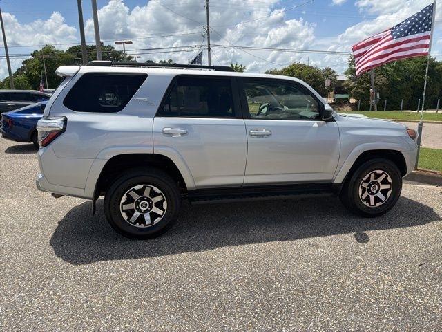 Toyota 4Runner TRD Off Road 4WD (Natl) 2024