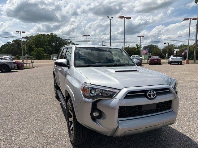 Toyota 4Runner TRD Off Road 4WD (Natl) 2024