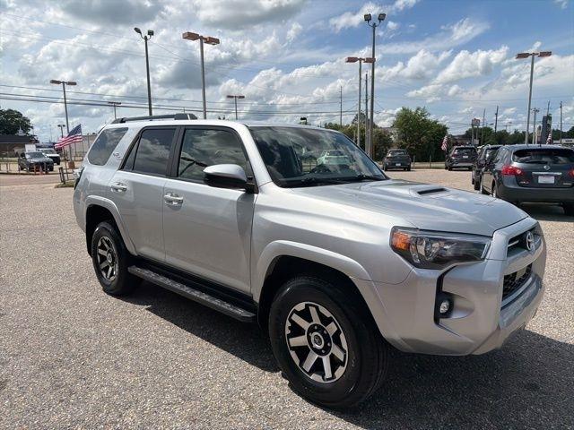Toyota 4Runner TRD Off Road 4WD (Natl) 2024