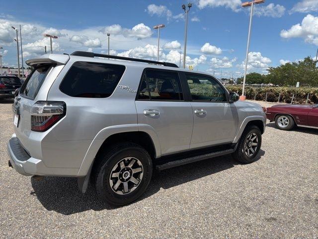 Toyota 4Runner TRD Off Road 4WD (Natl) 2024
