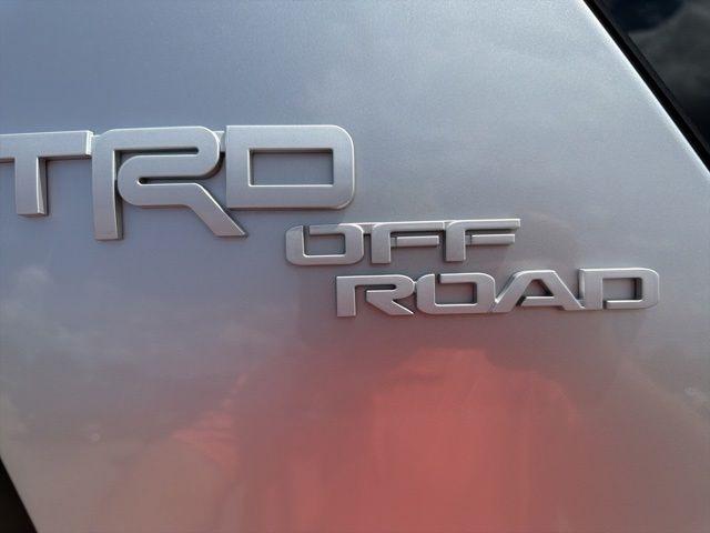 Toyota 4Runner TRD Off Road 4WD (Natl) 2024