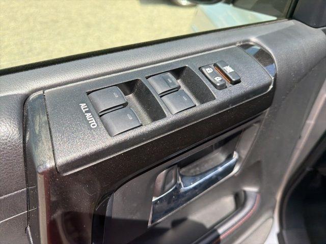 Toyota 4Runner TRD Off Road 4WD (Natl) 2024
