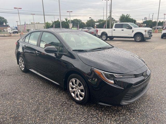 Toyota Corolla LE CVT (Natl) 2026