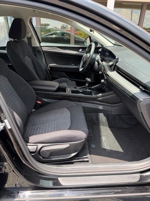 Kia K5 LXS Auto FWD 2025