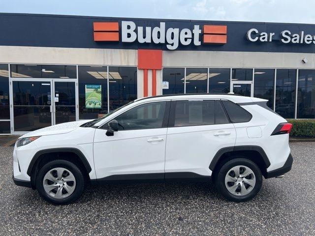Toyota RAV4 LE FWD (Natl) 2021