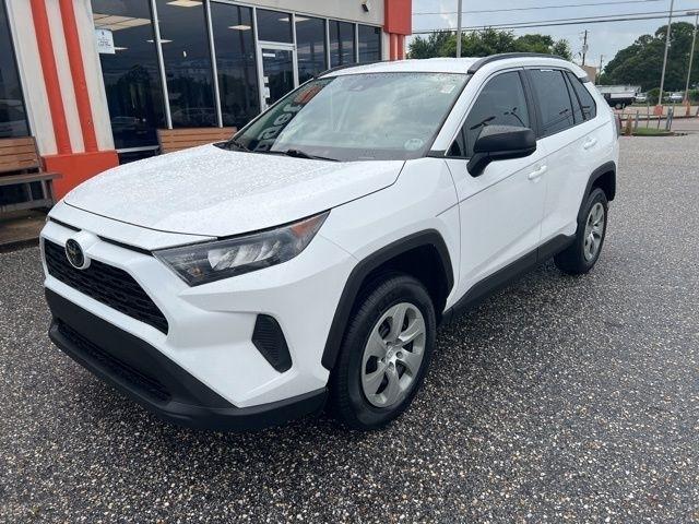 Toyota RAV4 LE FWD (Natl) 2021