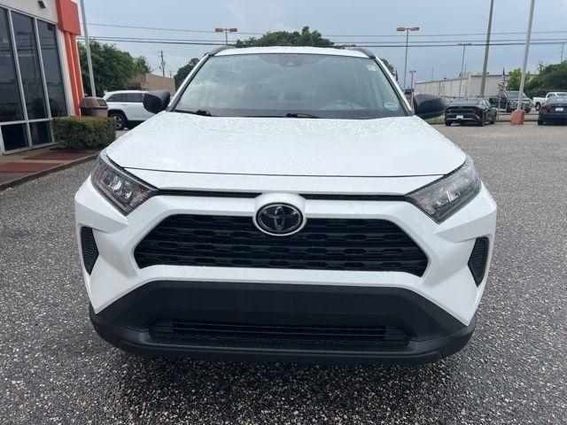 Toyota RAV4 LE FWD (Natl) 2021