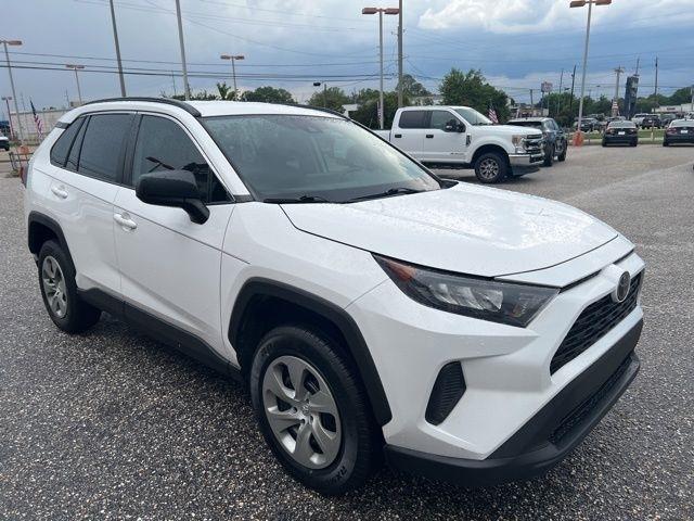 Toyota RAV4 LE FWD (Natl) 2021