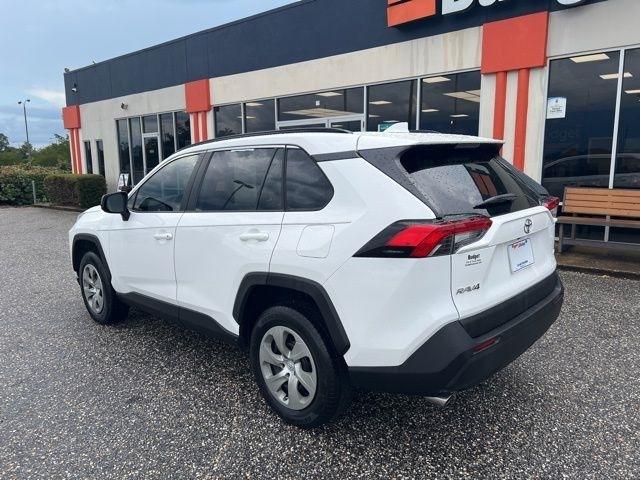 Toyota RAV4 LE FWD (Natl) 2021