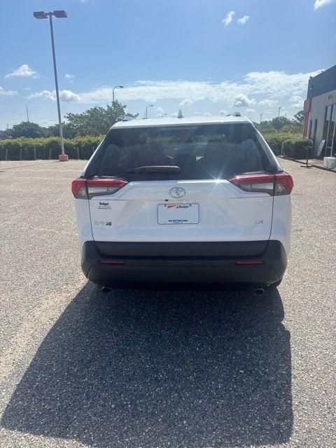 Toyota RAV4 LE FWD (Natl) 2021