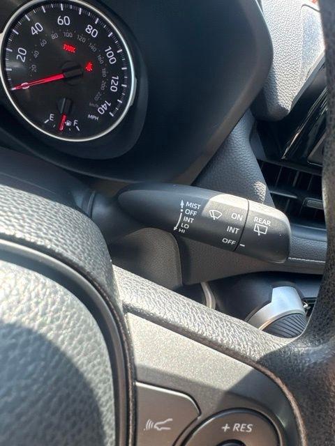 Toyota RAV4 LE FWD (Natl) 2021