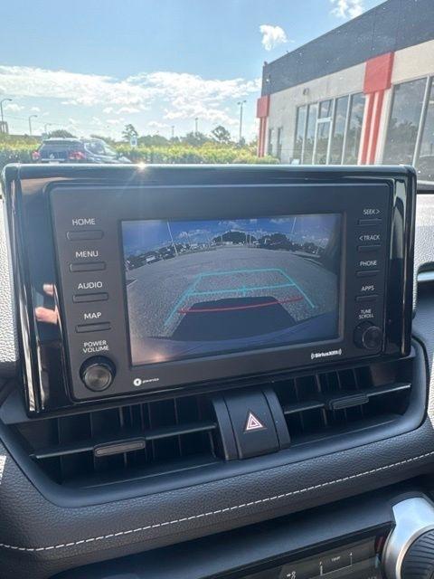 Toyota RAV4 LE FWD (Natl) 2021