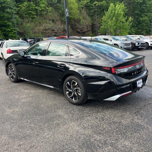 Hyundai Sonata SEL FWD 2025