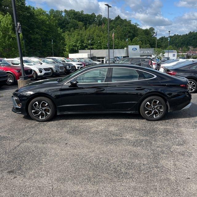 Hyundai Sonata SEL FWD 2025