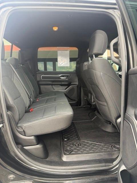 RAM 1500 Big Horn 4x4 Crew Cab 5'7" Box 2021
