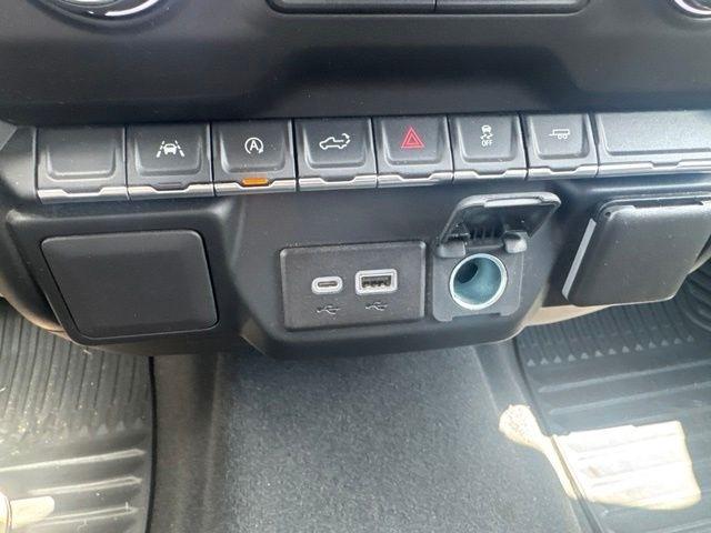 Chevrolet Silverado 1500 2WD Double Cab 147" Custom 2022