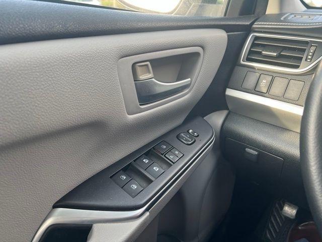 Toyota Camry 4dr Sdn I4 Auto XLE (Natl) 2015