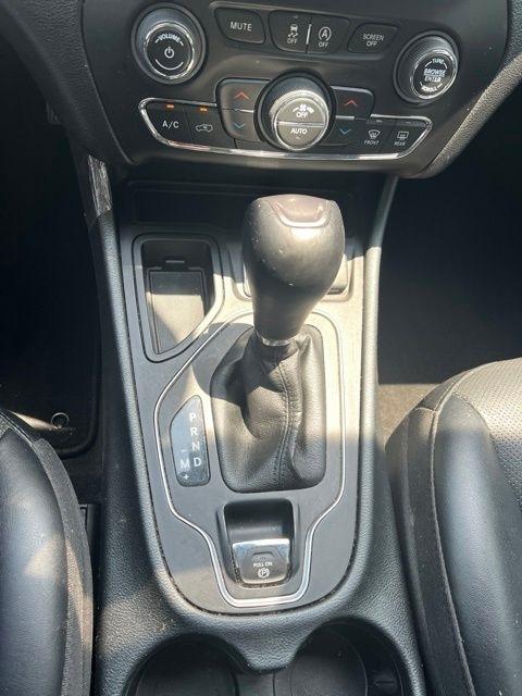 Jeep Cherokee Latitude Lux FWD 2022