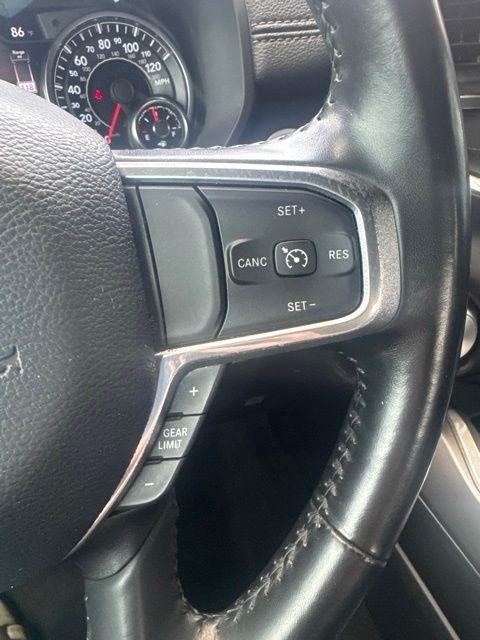 RAM 1500 Laramie 4x4 Crew Cab 5'7" Box 2021