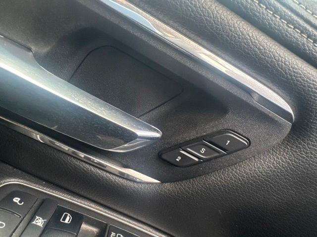 RAM 1500 Laramie 4x4 Crew Cab 5'7" Box 2021